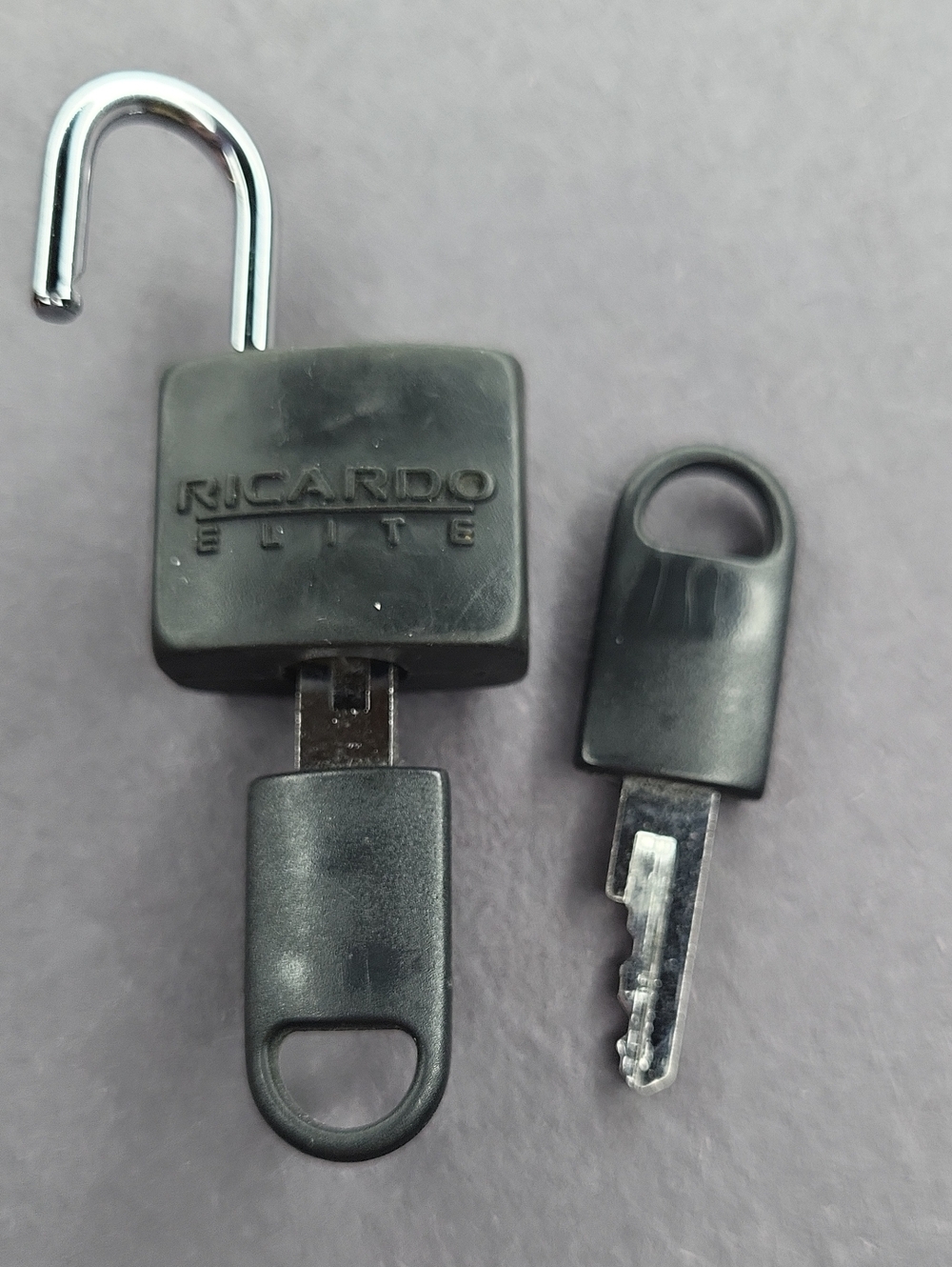 Padlock with Two Keys - Picture 2 of 2